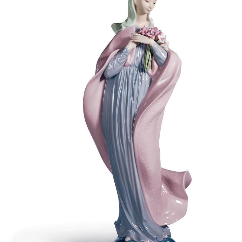 Lladro Our Lady with Flowers Figurine 01005171