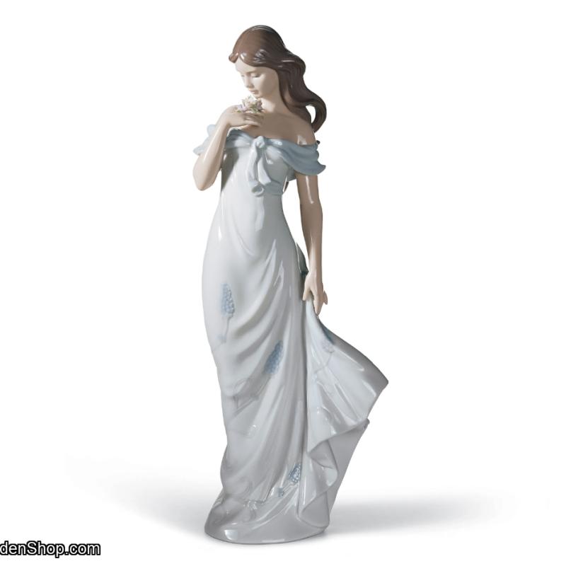 Lladro A Flower's Whisper Woman Figurine 01006918