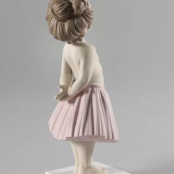 Lladro Girl's Fun Figurine 01009377