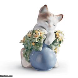 Lladro Dreamy Kitten Cat Figurine 01006567