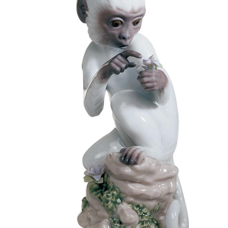Lladro The Monkey Figurine. Chinese Zodiac 01006962
