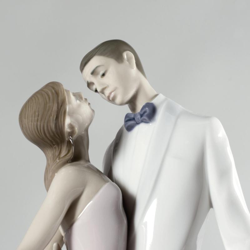 Lladro Happy Anniversary Couple Figurine 01006475