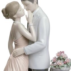 Lladro Moonlight Love Couple Figurine. Limited Edition 01007695