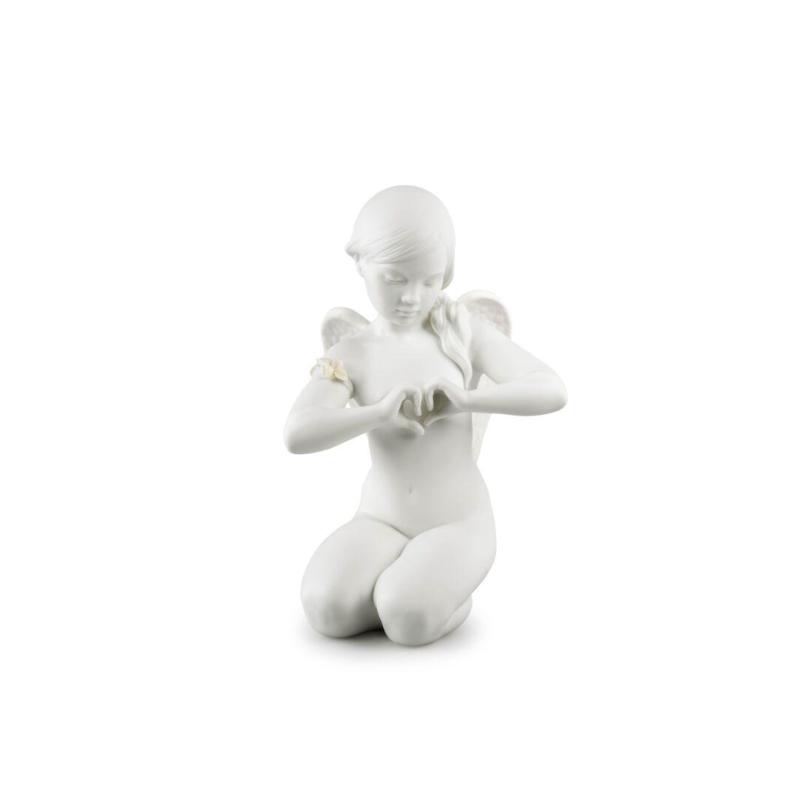 Lladro Heavenly Heart Angel Figurine 01009444