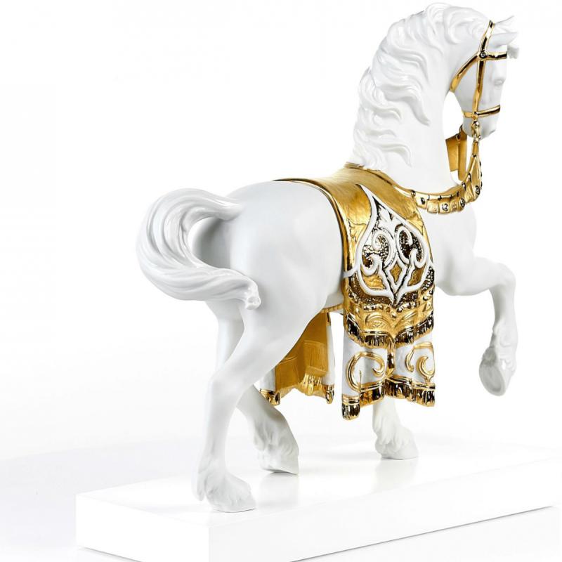 Lladro A Regal Steed Horse Sculpture. Golden Lustre 01007186