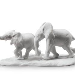 Lladro Following The Path Elephants Sculpture. White 01009297