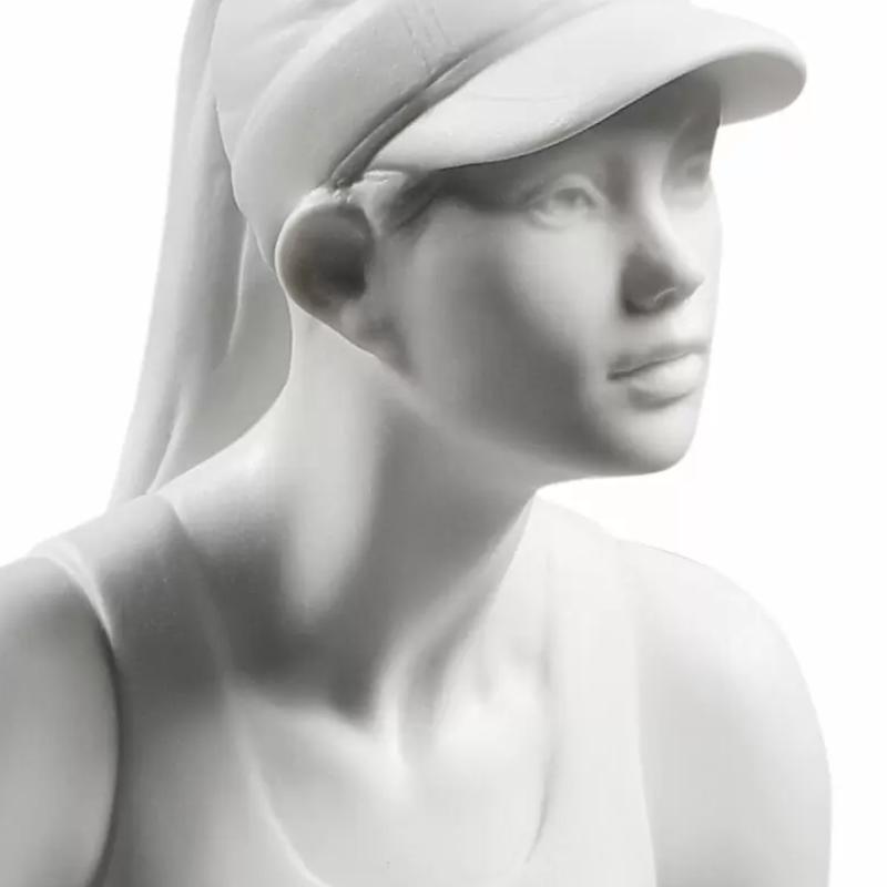 Lady Tennis Player Figurine 01009282