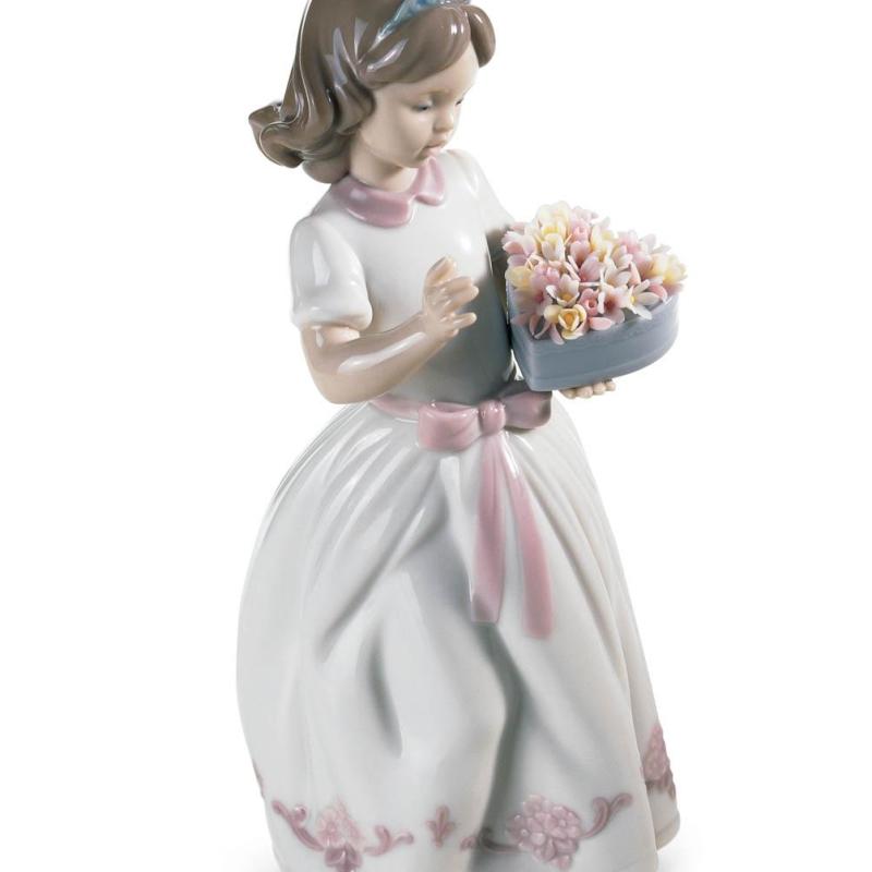 Lladro For A Special Someone Girl Figurine 01006915