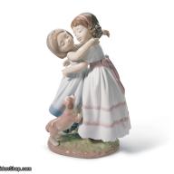 Lladro Give me a hug! Children Figurine 01008046
