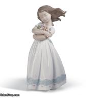 Lladro Tender innocence Girl Figurine 01008248