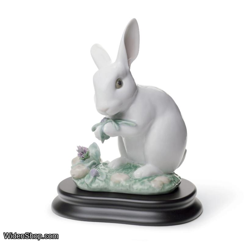 Lladro The Rabbit Figurine 01008517
