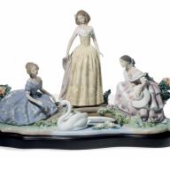 Lladro Daydreaming By The Pond Women Sculpture. Limited Edition 01008664