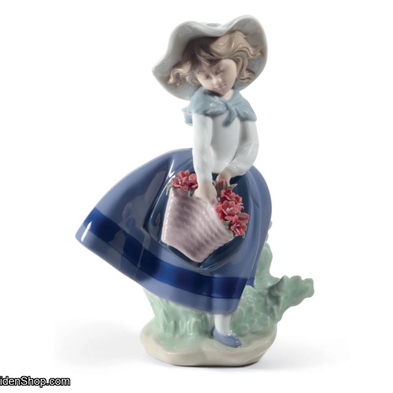 Lladro Pretty Pickings Girl with Carnations Figurine 01008705