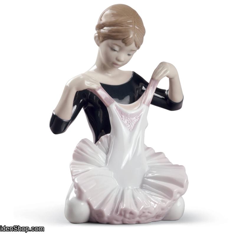 Lladro My Debut Dress Ballet Girl Figurine 01008771
