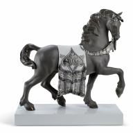 Lladro A Regal Steed Horse Sculpture. Silver Lustre 01007168