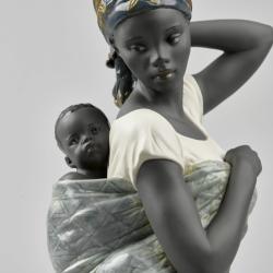 Lladro African Bond Mother Figurine 01009159