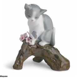 Lladro Blossoms for The Kitten Cat Figurine 01008382