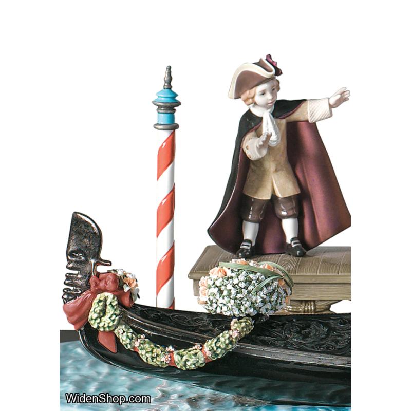 Lladro Carnival in Venice Sculpture. Limited Edition 01001982