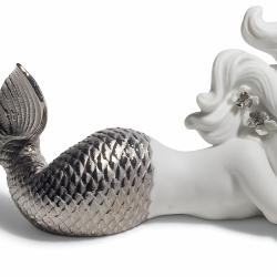 Lladro Day Dreaming at Sea Mermaid Figurine. Silver Lustre 01008546