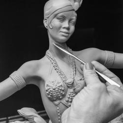 Lladro Ebony Goddess Sculpture 01009699