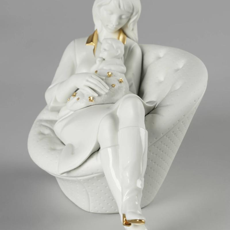 Lladro Feels Like Heaven Mother Figurine White Gold 01009381