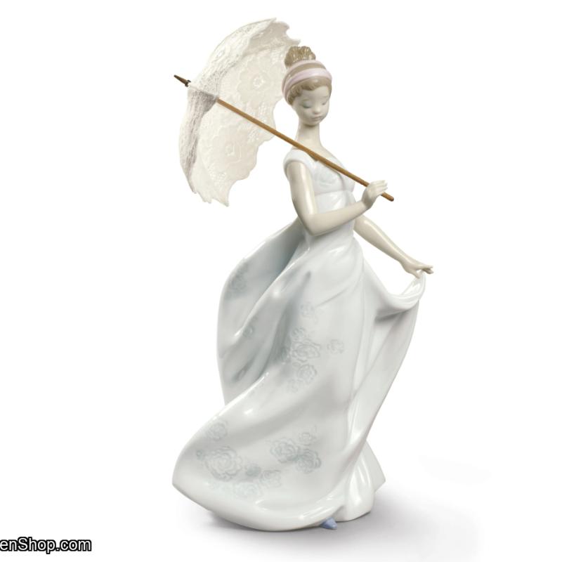 Lladro Finesse Woman Figurine 01009170