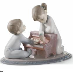 Lladro First Melodies Children Figurine 01008292