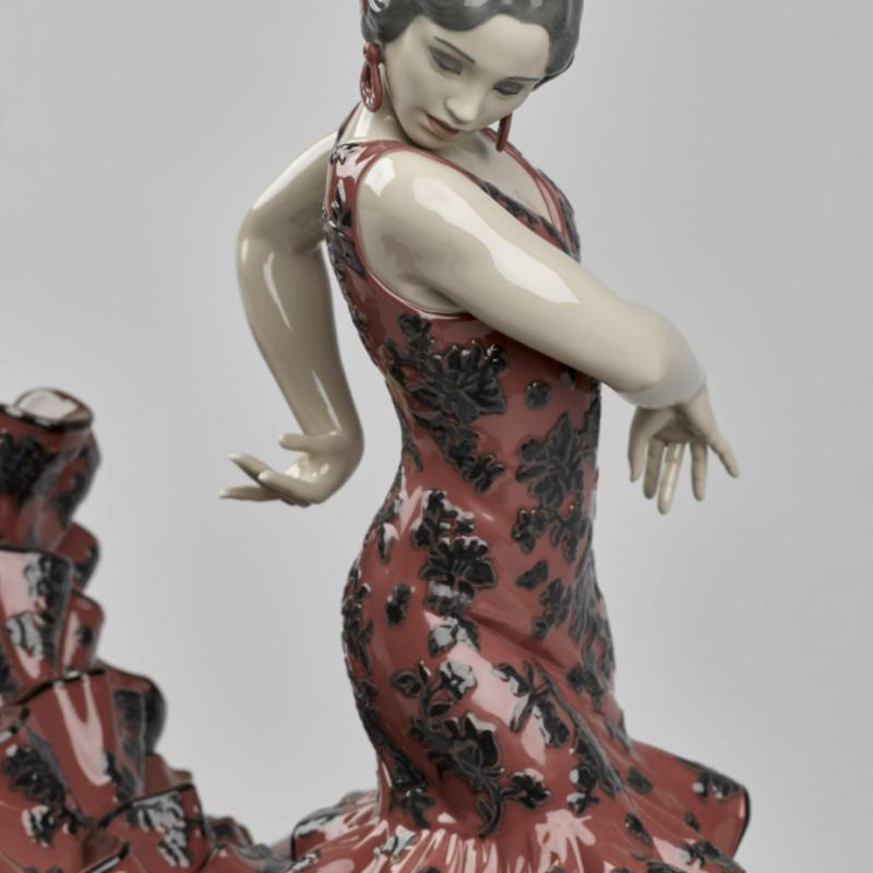 Lladro Flamenco Flair Woman Sculpture Red 01008765