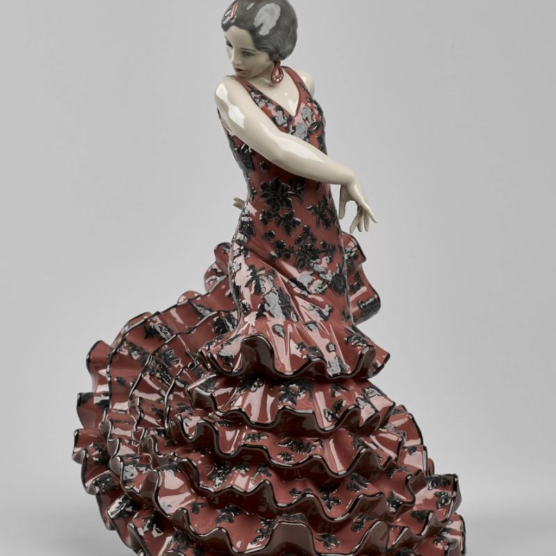 Lladro Flamenco Flair Woman Sculpture Red 01008765