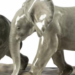 Lladro Following The Path Elephants Sculpture 01009390