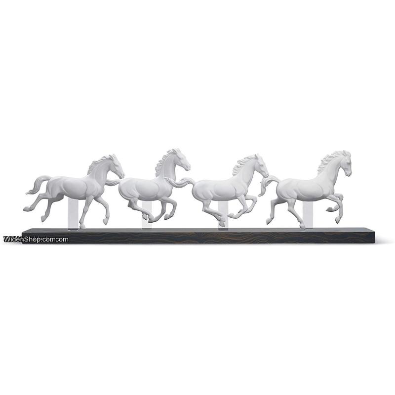 Lladro Galloping Herd Horses Figurine White 01009086 RETIRED