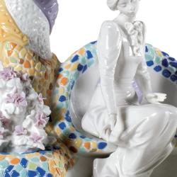 Lladro Gaudi lady Woman Figurine. Limited Edition 01009302
