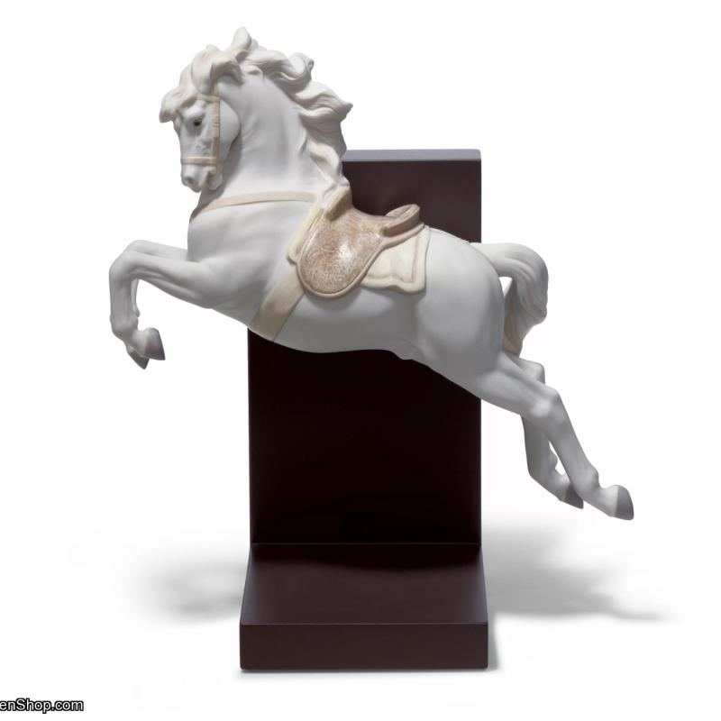 Lladro Horse on Pirouette Figurine 01018253