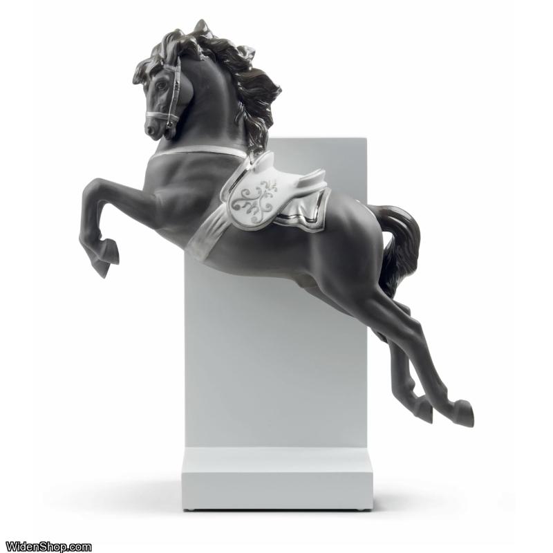 Lladro Horse on Pirouette Figurine. Silver Lustre 01008720