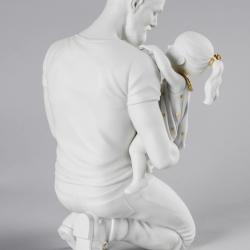 Lladro In Daddy's Arms Figurine White Gold 01009392