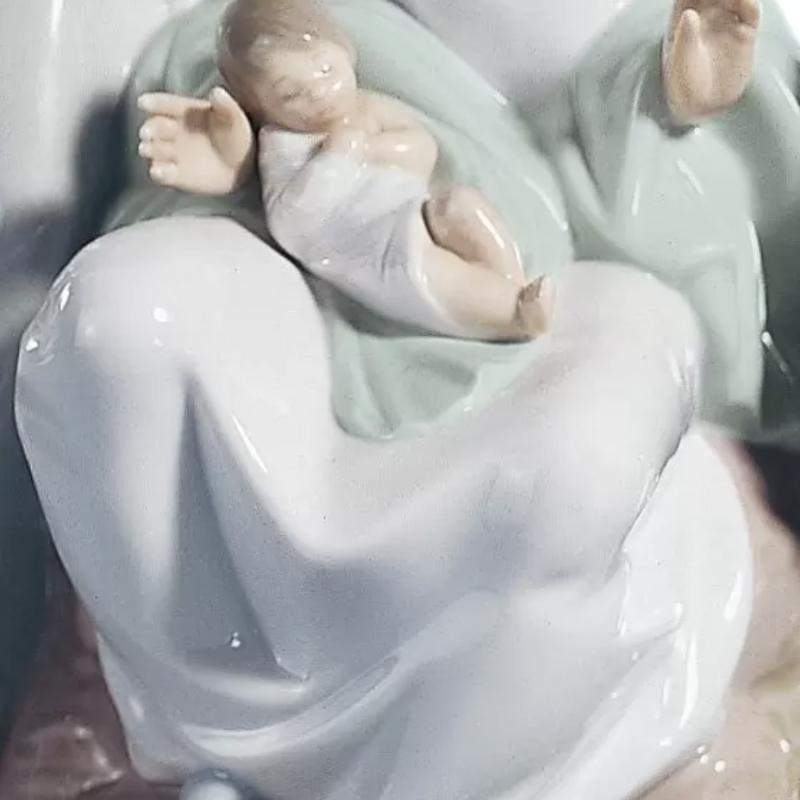 Lladro Joyful Event Nativity Figurine 01006008