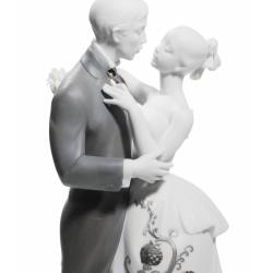 Lladro Lovers Waltz Couple Figurine 01008509