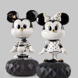 Lladro Minnie in black and white Sculpture  A porcelain sculpture portraying a contemporary vision of Minnie Mouse, one of the Disney factory’s best-loved characters. 01009707