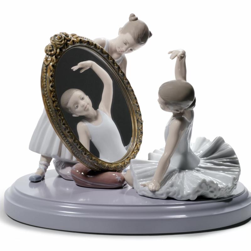 Lladro My Perfect Pose Ballet Girls Figurine 01008571