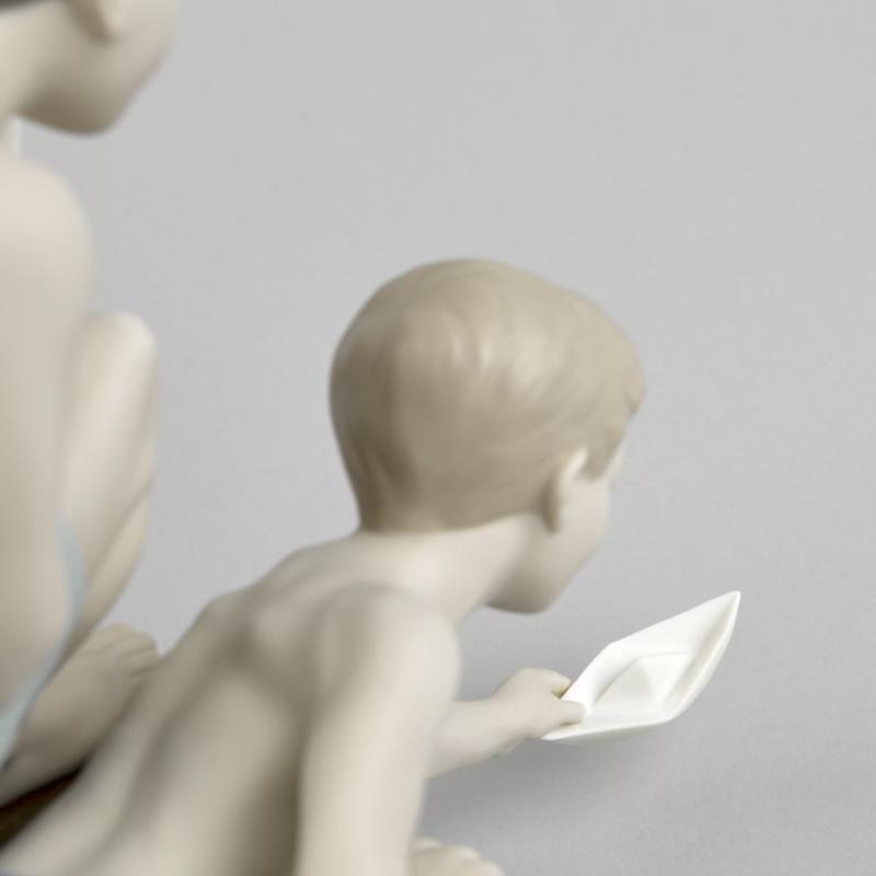 Lladro Paper Boats Children Figurine 01009258
