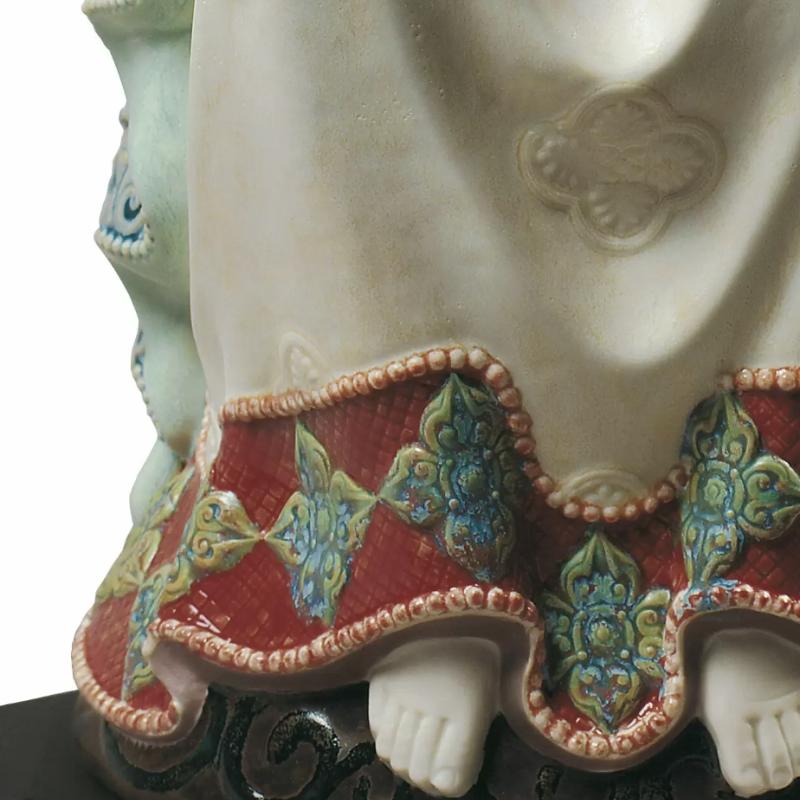 Lladro Romanesque Mater Figurine. Limited Edition 01001976