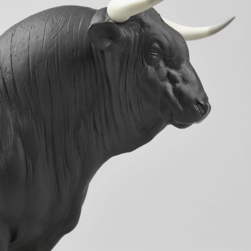 Lladro Spanish Bull Figurine 01009239