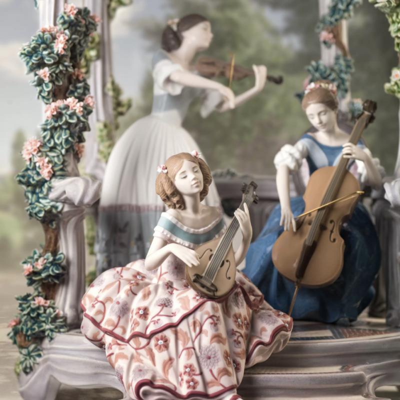Lladro Summertime Symphony Women Sculpture Limited Edition 01001974
