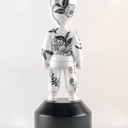 The Guest by Henn Kim Figurine. Small model Numbered edition 01007753