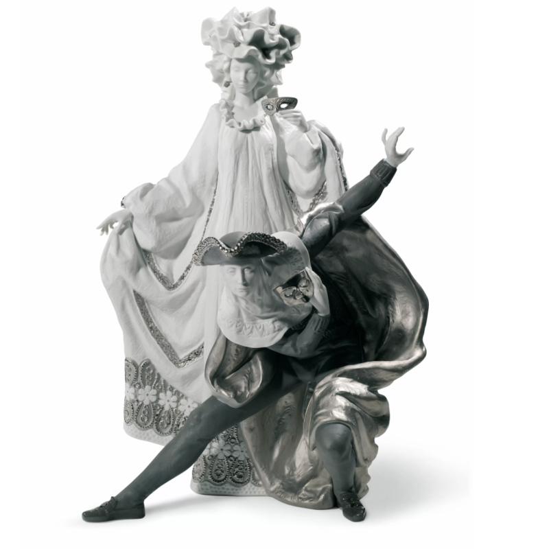 Lladro Venetian Carnival Couple Sculpture. Limited Edition. Silver Lustre 01007194