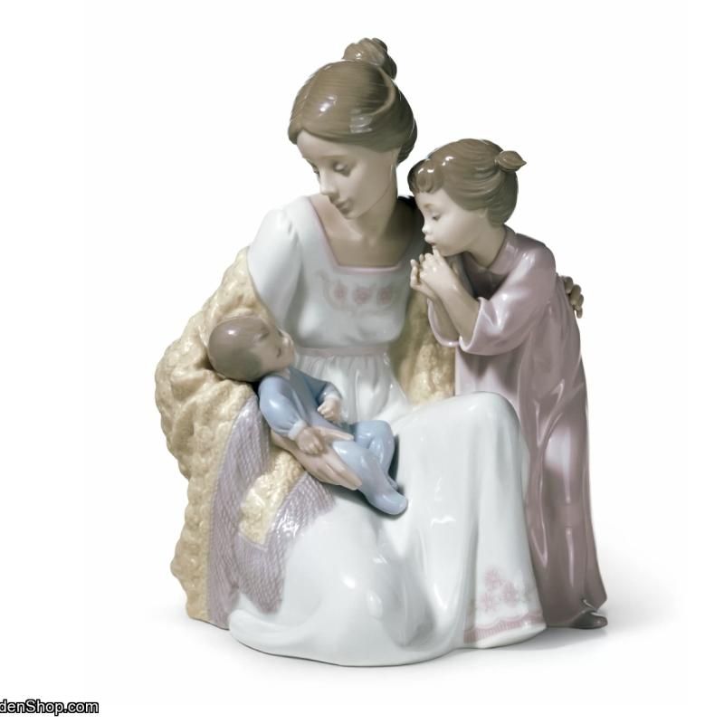Lladro Welcome to The Family Figurine 01006939