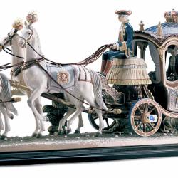 Lladro XVIIIth Century Coach Sculpture. Limited Edition 01001485