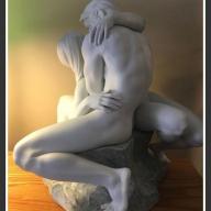 Lladro Passionate Kiss Couple Sculpture 01008727