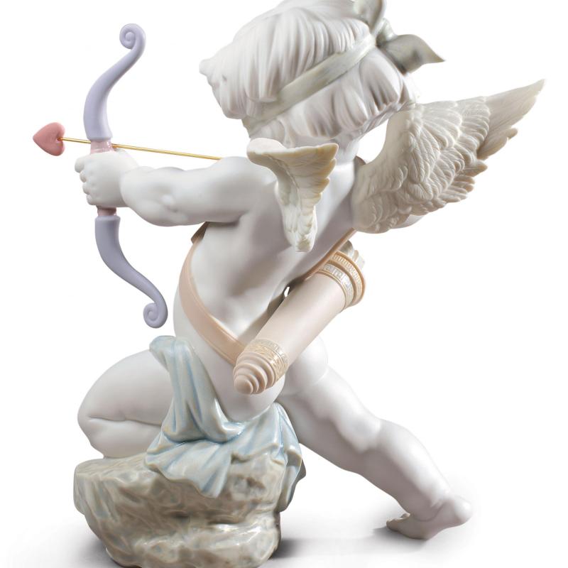 Lladro STRAIGHT TO THE HEART 01009209