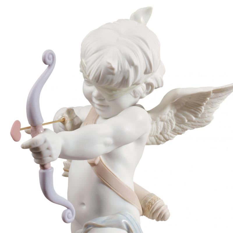 Lladro STRAIGHT TO THE HEART 01009209